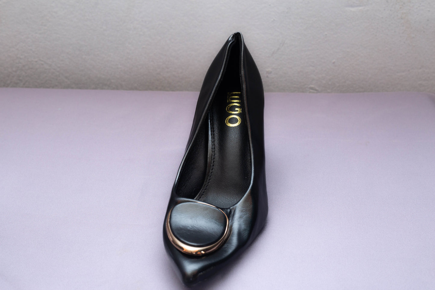 Escarpin à bout doré