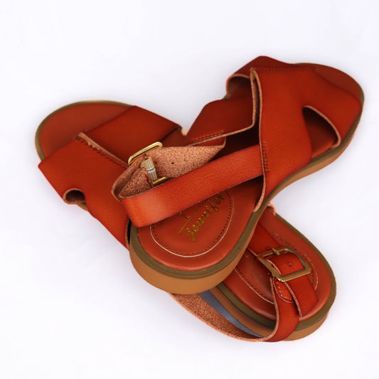 Sandale en cuir plat fermé